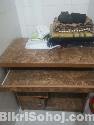 Computer Table/Education